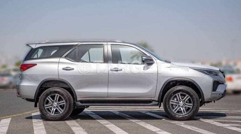 2024 Toyota Fortuner EXR thumbnail 5