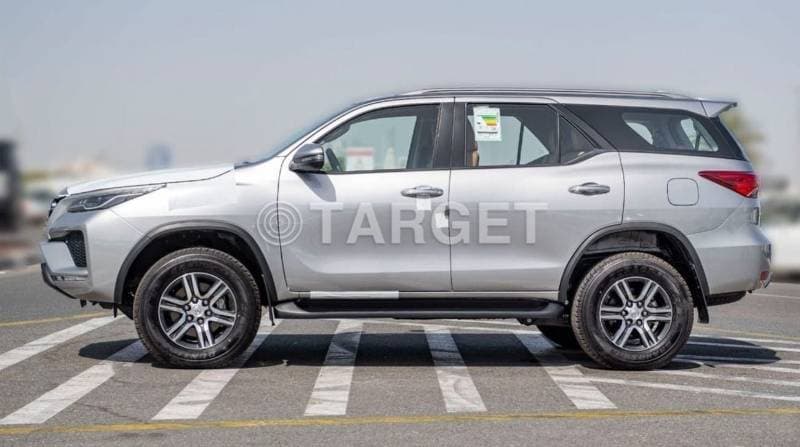 2024 Toyota Fortuner EXR thumbnail 7