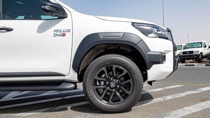 2024 Toyota Hilux ADVENTURE thumbnail 7