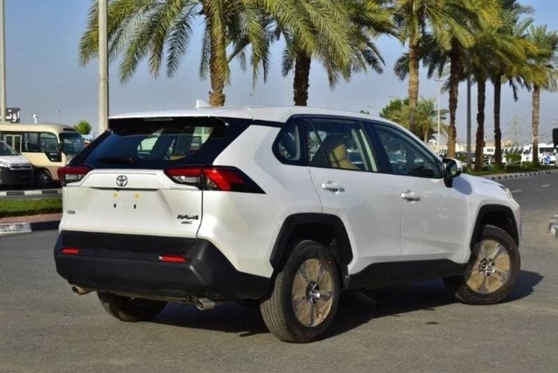 2023 Toyota RAV4 LE thumbnail 3