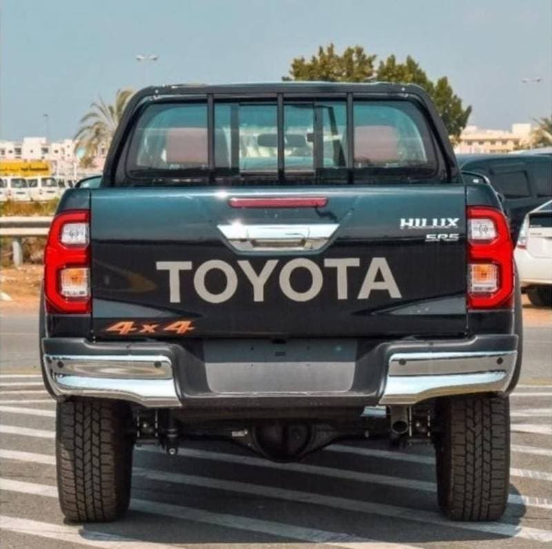 2024 Toyota Hilux SGLX thumbnail 7