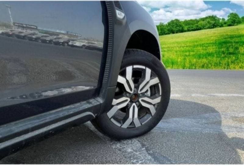 2023 Renault Duster LE thumbnail 7