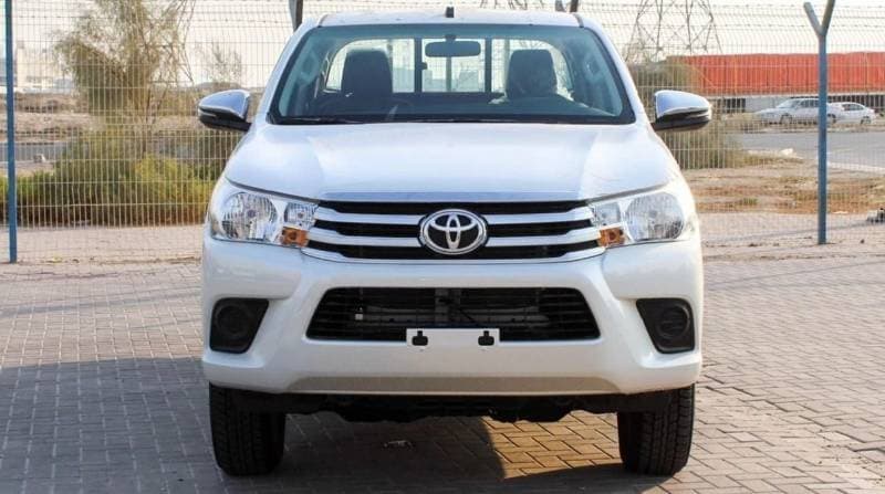 2024 Toyota Hilux GL thumbnail 2