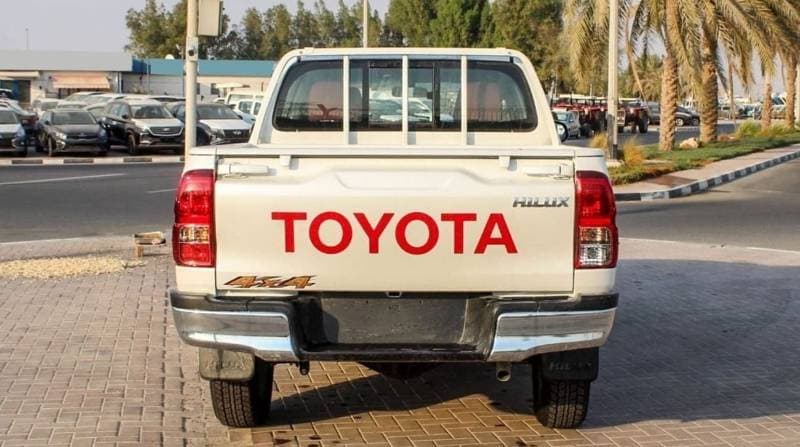 2024 Toyota Hilux GL thumbnail 7