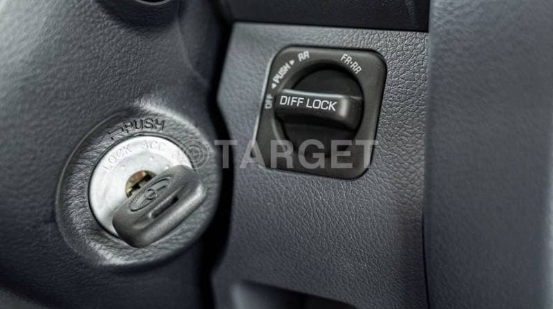 2024 Toyota Land Cruiser Pick Up thumbnail 7