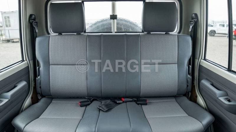 2024 Toyota Land Cruiser Pick Up thumbnail 8