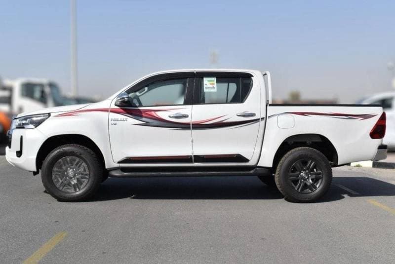 2023 Toyota Hilux SGLX thumbnail 2