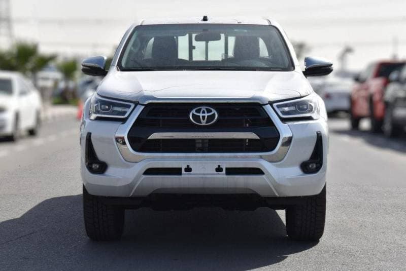 2023 Toyota Hilux SGLX thumbnail 3