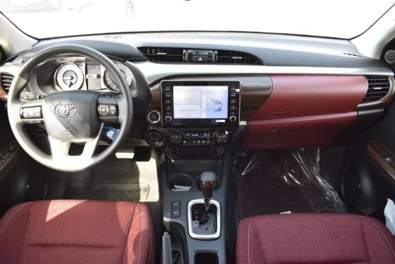 2023 Toyota Hilux SGLX thumbnail 7