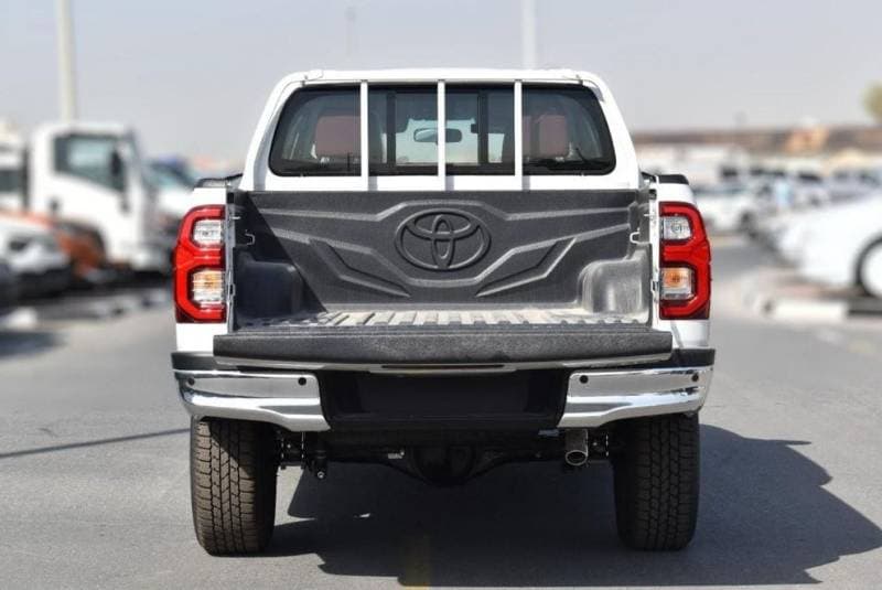 2023 Toyota Hilux SGLX thumbnail 6