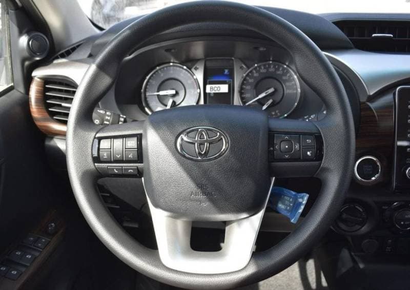 2023 Toyota Hilux SGLX thumbnail 8