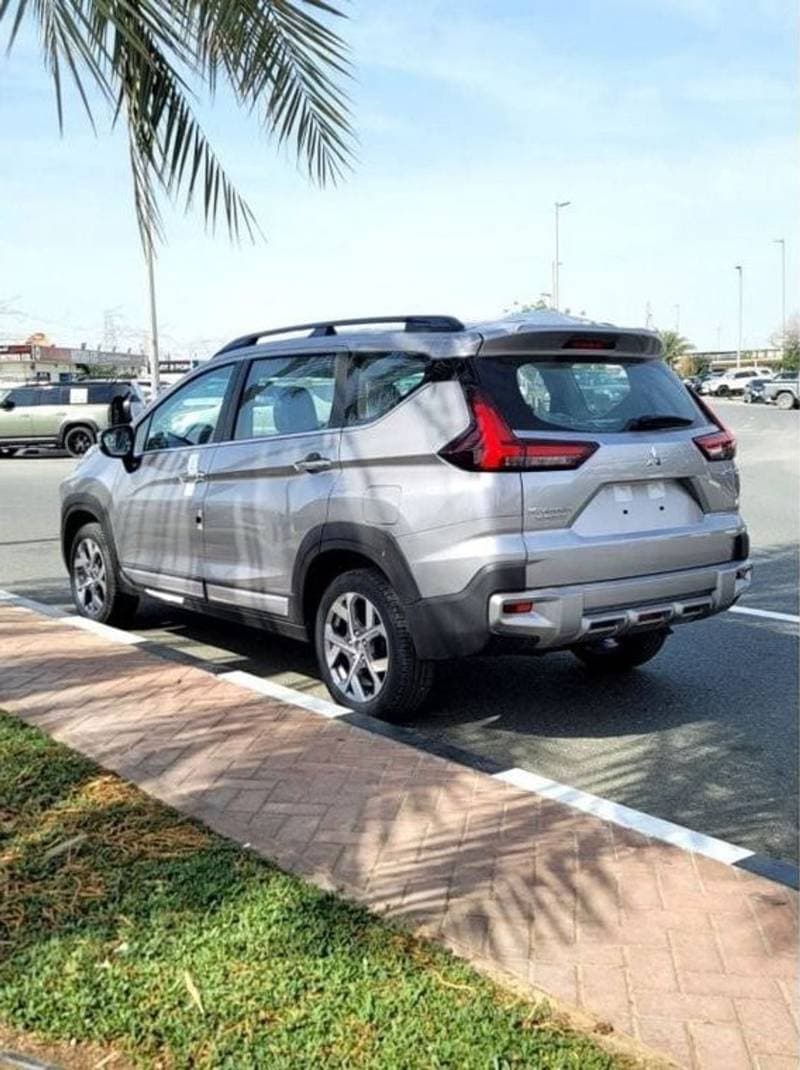 2024 Mitsubishi Xpander HIGH LINE thumbnail 3