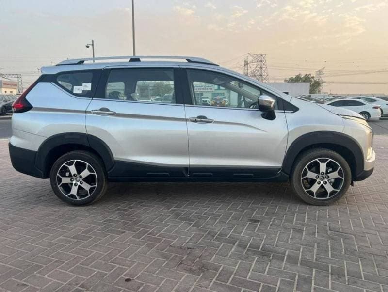 2023 Mitsubishi Xpander CROSS PREMIUM thumbnail 5