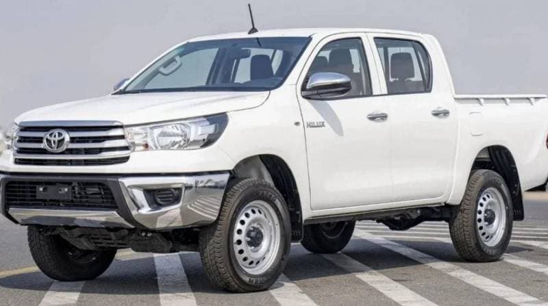 2024 Toyota Hilux DLX thumbnail 3