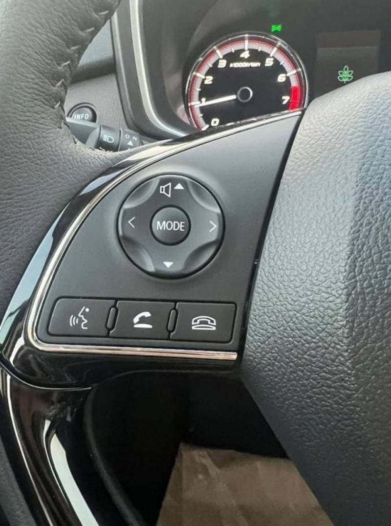 2023 Mitsubishi Xpander CROSS PREMIUM thumbnail 8