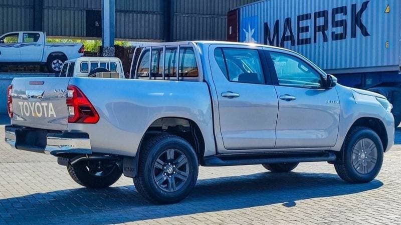 2024 Toyota Hilux SGLX thumbnail 6