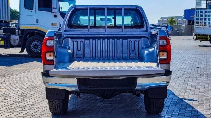 2024 Toyota Hilux SGLX thumbnail 7