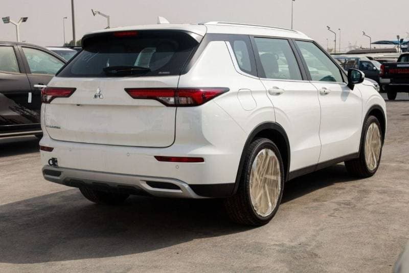 2023 Mitsubishi Outlander GLX MIDLINE thumbnail 4
