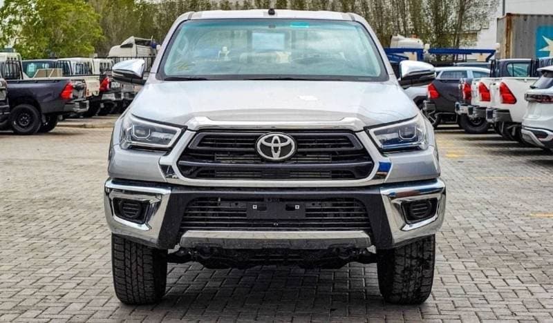 2024 Toyota Hilux SGLX thumbnail 2