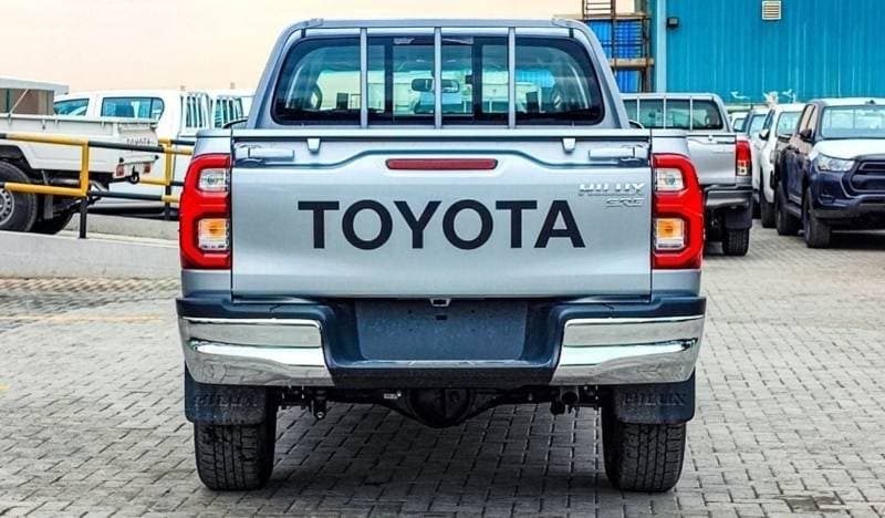 2024 Toyota Hilux SGLX thumbnail 5