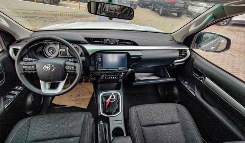 2024 Toyota Hilux SGLX thumbnail 7