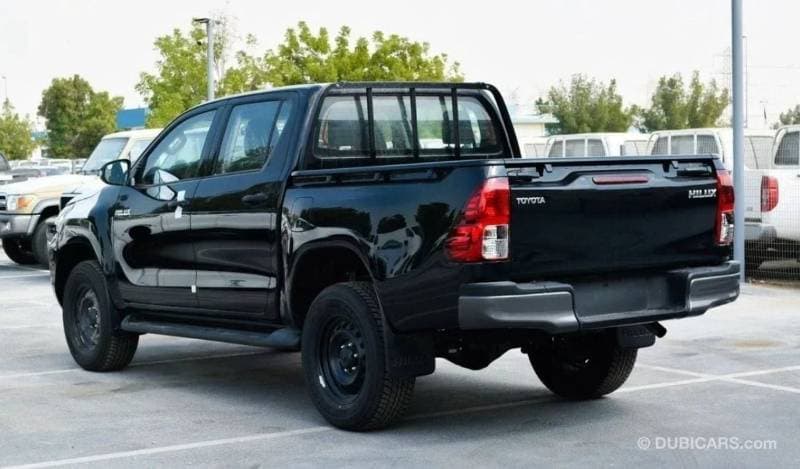 2024 Toyota Hilux GL thumbnail 5