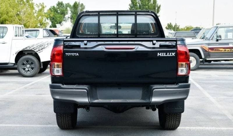 2024 Toyota Hilux GL thumbnail 6