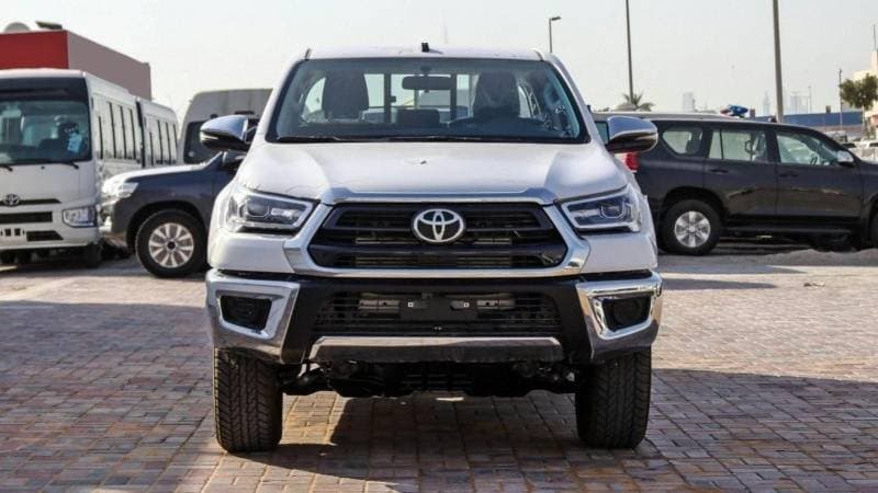 2024 Toyota Hilux SGLX thumbnail 2