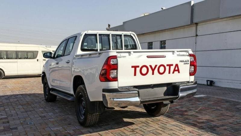 2024 Toyota Hilux SGLX thumbnail 6