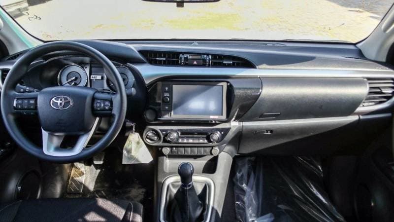 2024 Toyota Hilux SGLX thumbnail 7