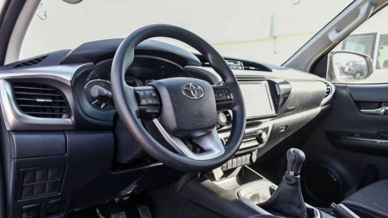 2024 Toyota Hilux SGLX thumbnail 8