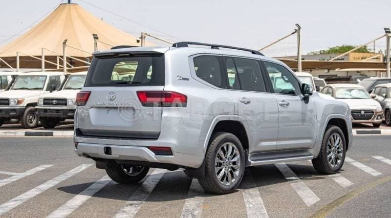 2025 Toyota Land Cruiser VXR thumbnail 4