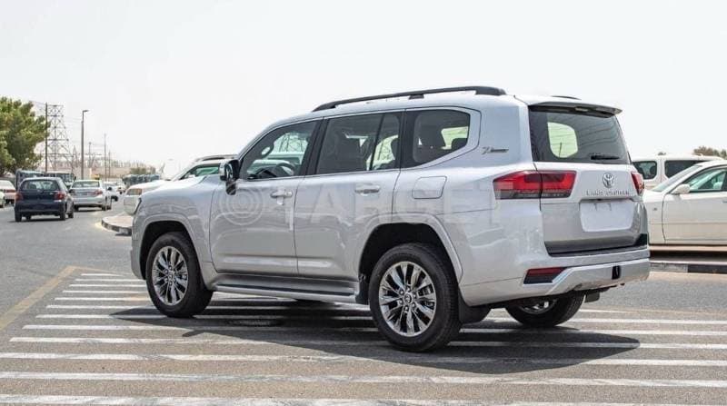2025 Toyota Land Cruiser VXR thumbnail 6