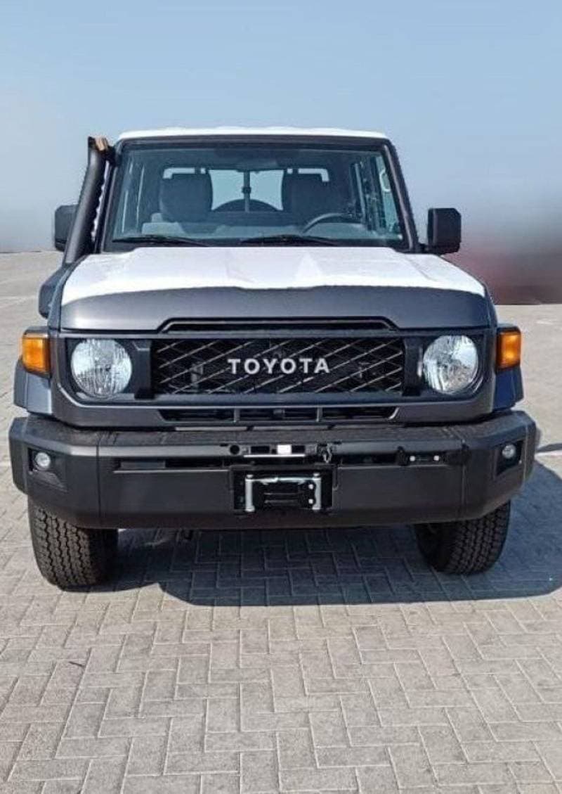 2024 Toyota Land Cruiser Pick Up thumbnail 2