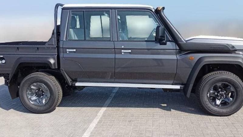 2024 Toyota Land Cruiser Pick Up thumbnail 3