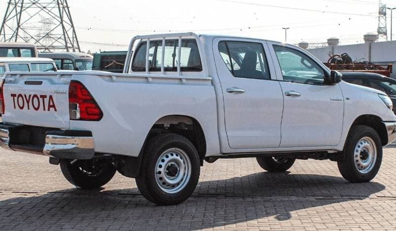 2023 Toyota Hilux GL thumbnail 4