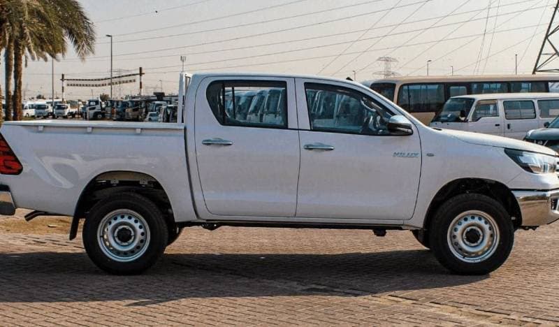 2023 Toyota Hilux GL thumbnail 5