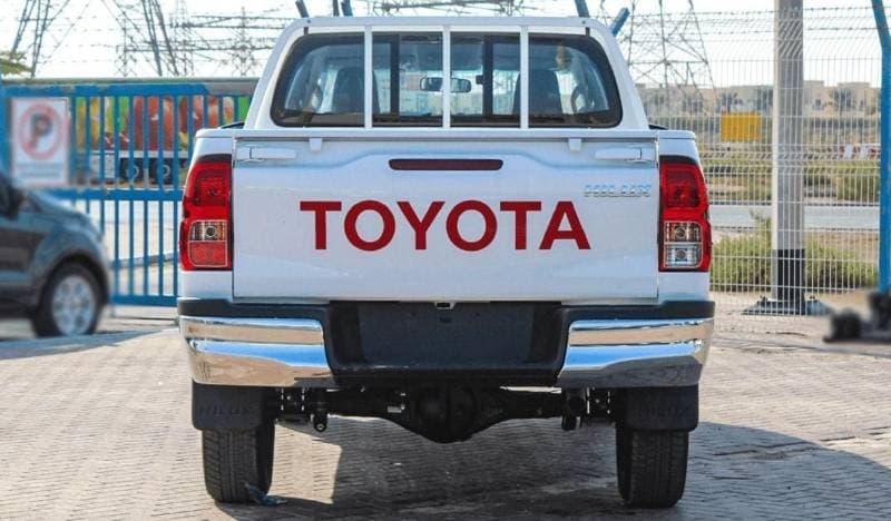 2023 Toyota Hilux GL thumbnail 8
