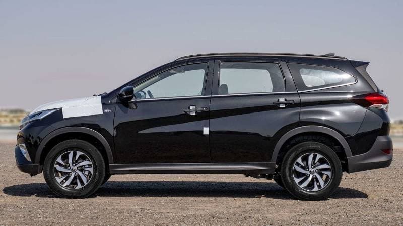 2025 Toyota Rush EX thumbnail 8