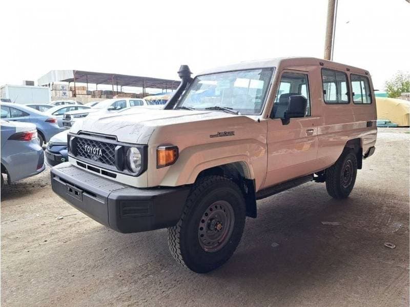 2024 Toyota Land Cruiser 70 LC 78 HARDTOP 2.8L AT thumbnail 3