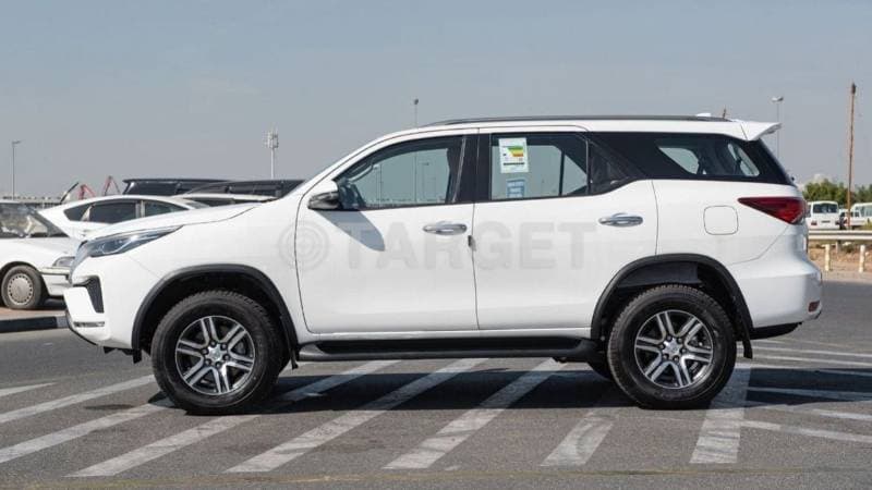 2025 Toyota Fortuner EXR thumbnail 5