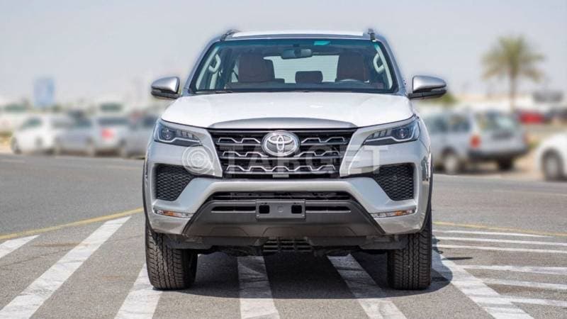 2024 Toyota Fortuner EXR thumbnail 4