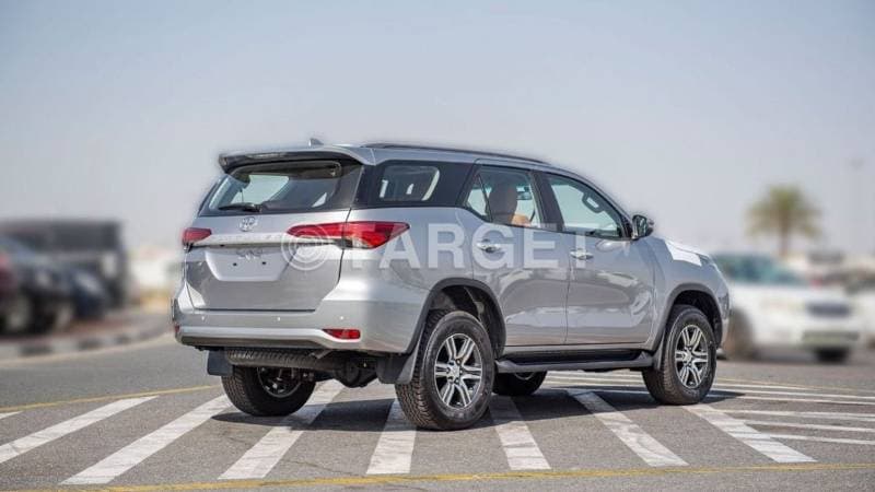 2024 Toyota Fortuner EXR thumbnail 6