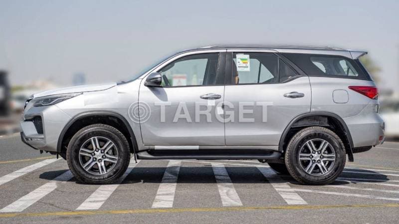 2024 Toyota Fortuner EXR thumbnail 7