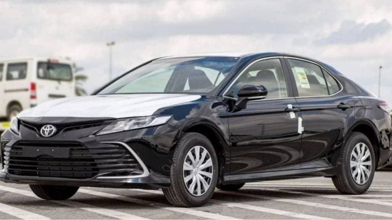2023 Toyota Camry LE thumbnail 3