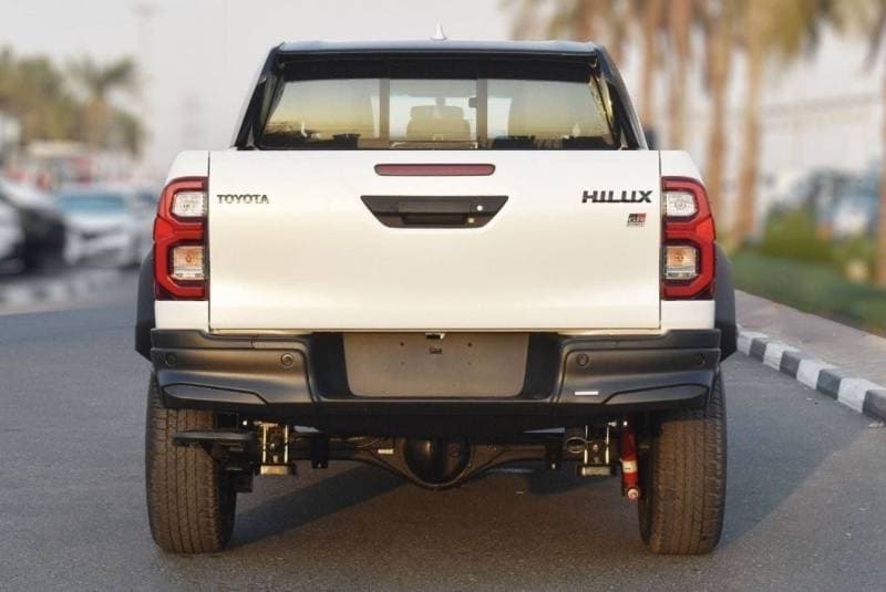 2024 Toyota Hilux GR SPORT thumbnail 5