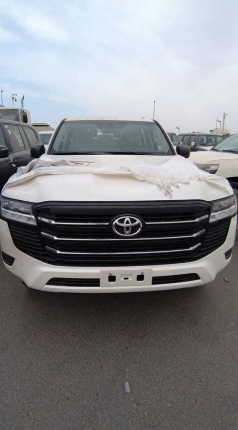 2023 Toyota Land Cruiser GXR thumbnail 2