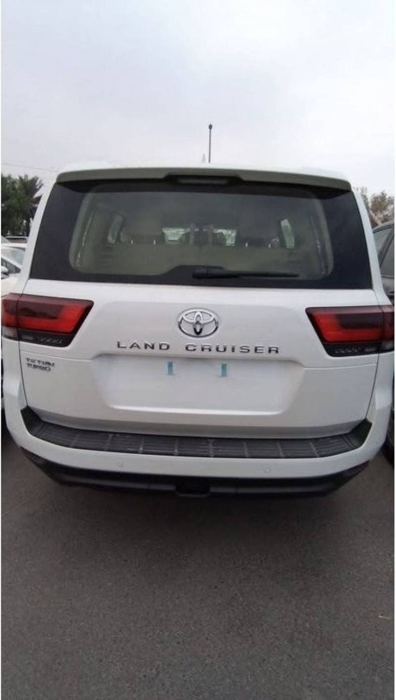 2023 Toyota Land Cruiser GXR thumbnail 6