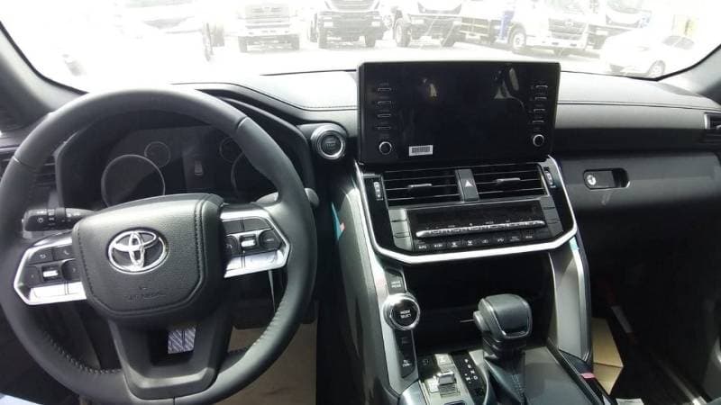 2023 Toyota Land Cruiser GXR thumbnail 8