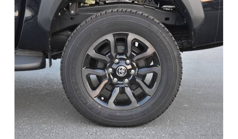 2024 Toyota Hilux ADVENTURE thumbnail 8